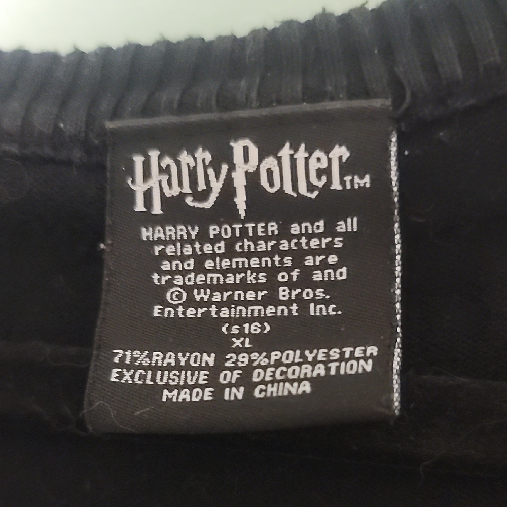 Harry Potter Hufflepuff Cardigan - Picture 2 of 4